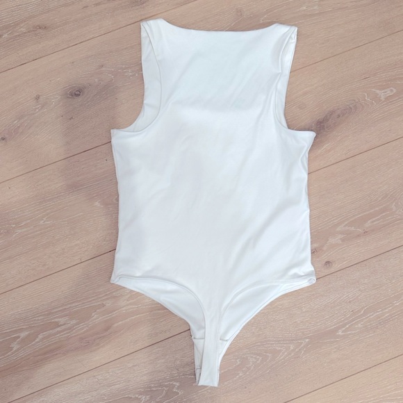 Never worn New without Tags- Z Supply Alana So Smooth Bodysuit- White- L - Picture 7 of 8